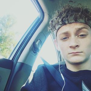 Meet your Posher, Dustin